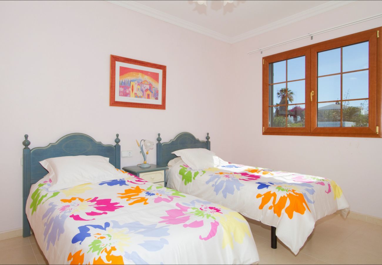 Villa Pippa is een vakantievilla met verwarmd privé zwembad. Bij centrum in Los Mojones, Puerto del Carmen, Lanzarote