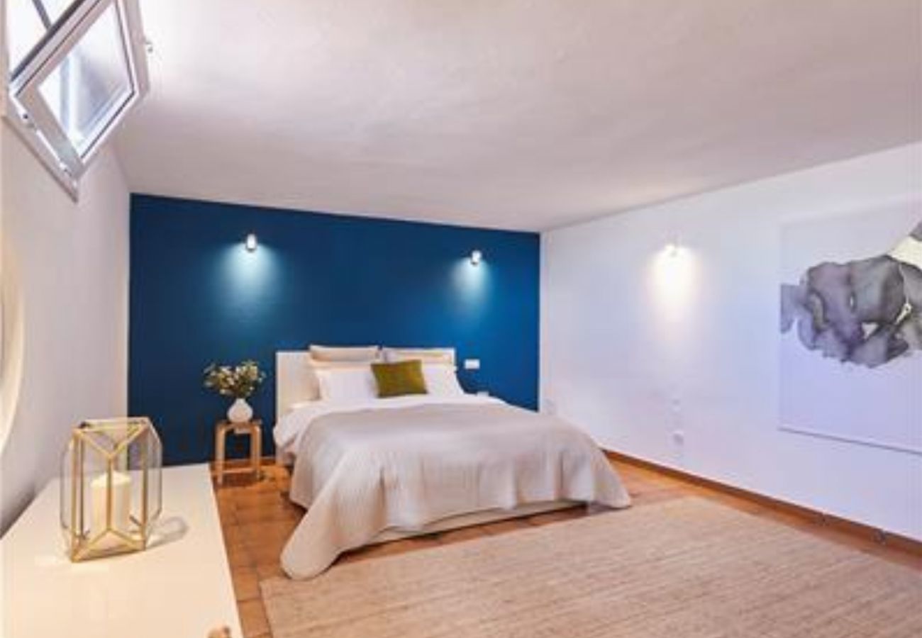 Villa Macher is een vakantiehuis met verwarmd privé zwembad en zeezicht in Puerto del Carmen, Lanzarote