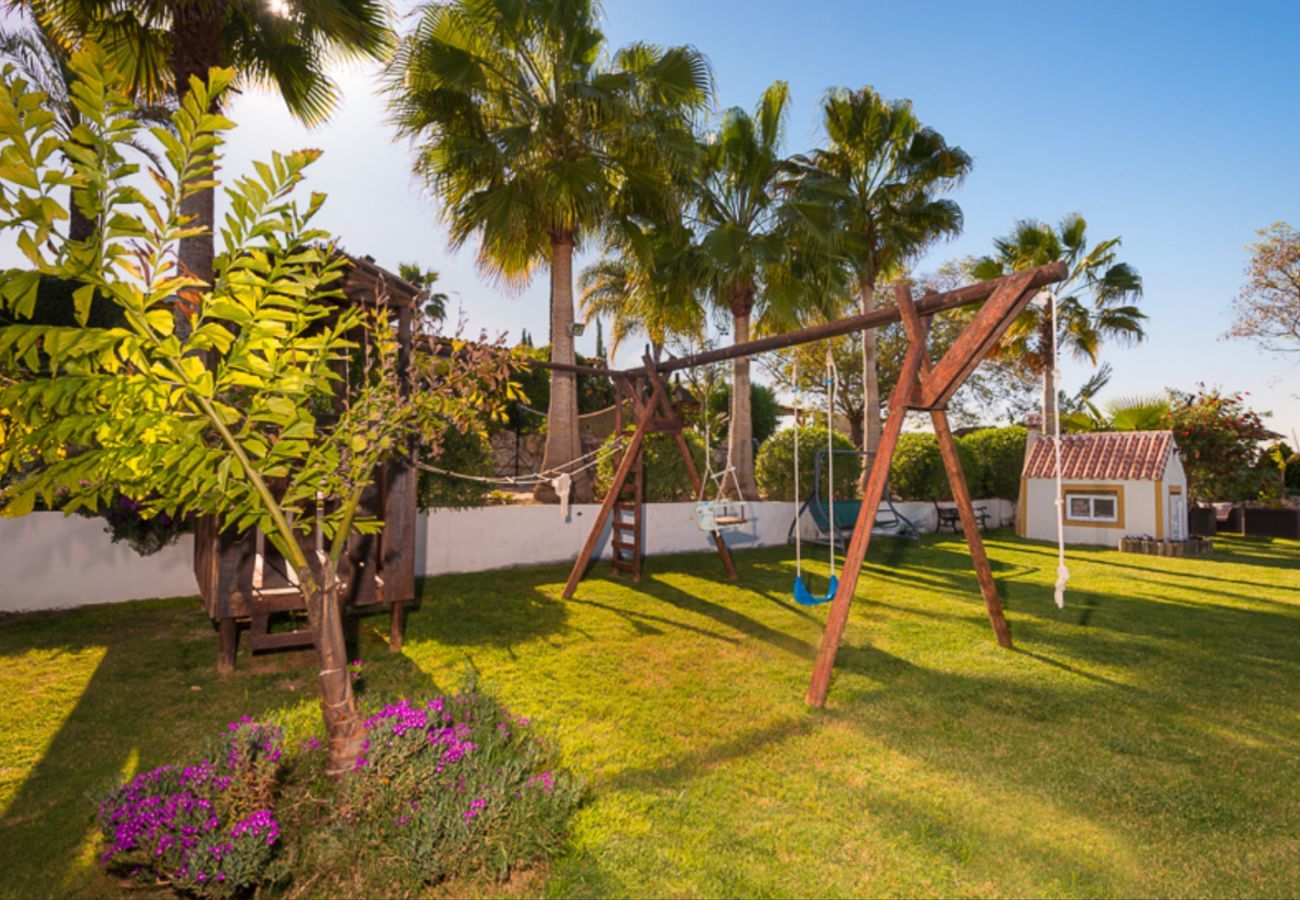 Casita Cuarta is een fijn kindvriendelijk vakantiehuis op een vakantieparkje met zwembad in Alhaurin el Grande, Andalusië