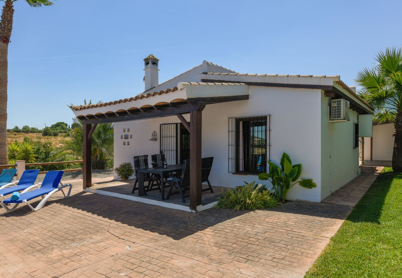 Casita Cuarta Grande is een kindvriendelijk vakantiehuis met privé zwembad in Alhaurin el Grande, Andalusië