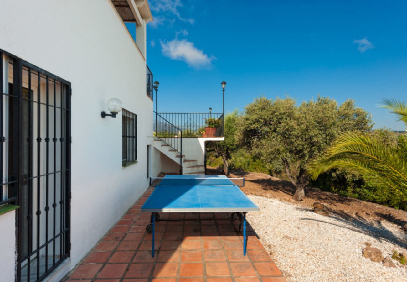 Villa Naranja heeft een privé zwembad, tuin met fruitboomgaard en veel privacy. In Alhaurin el Grande, Andalusië