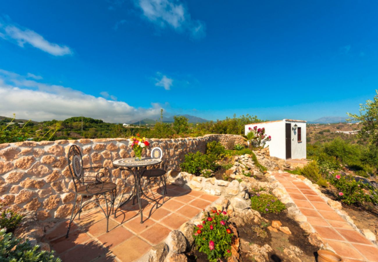 Villa Naranja heeft een privé zwembad, tuin met fruitboomgaard en veel privacy. In Alhaurin el Grande, Andalusië