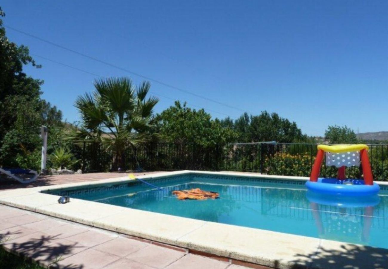 Finca de la Torre met verwarmd privé zwembad, tuin met fruitbomen en volop privacy in Alhaurin de la Torre, Andalusië