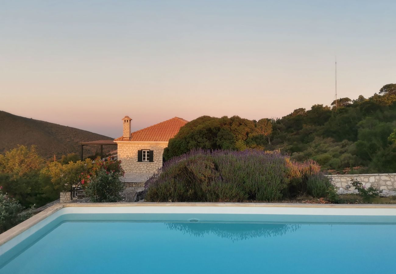 Villa in Vasiliki - Villa Geofos