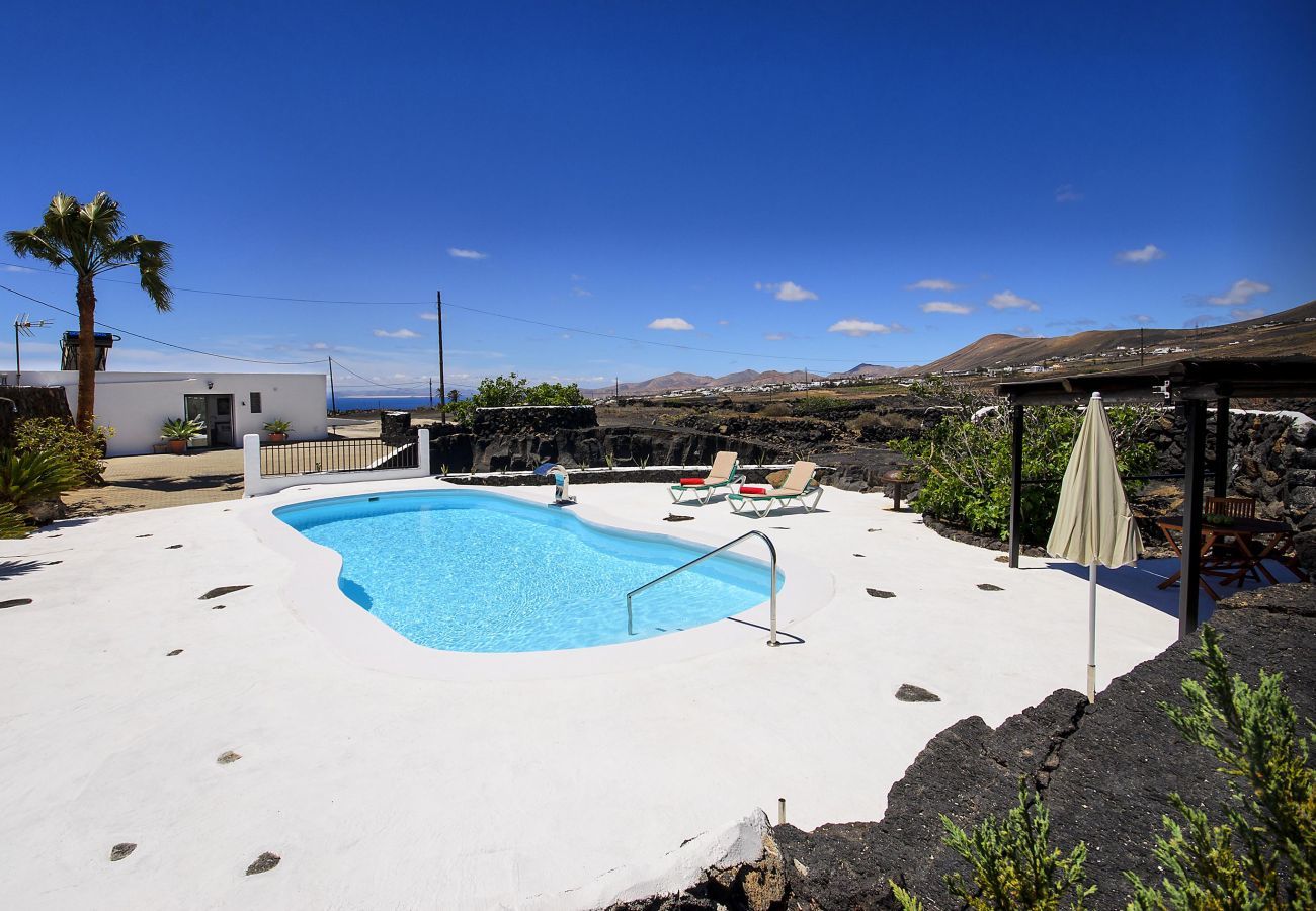 Villa Lanzarote Pequeña is een vakantievilla voor twee met privé zwembad en veel privacy in Masdache, Lanzarote