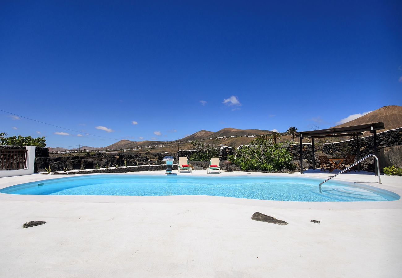 Villa Lanzarote Pequeña is een vakantievilla voor twee met privé zwembad en veel privacy in Masdache, Lanzarote