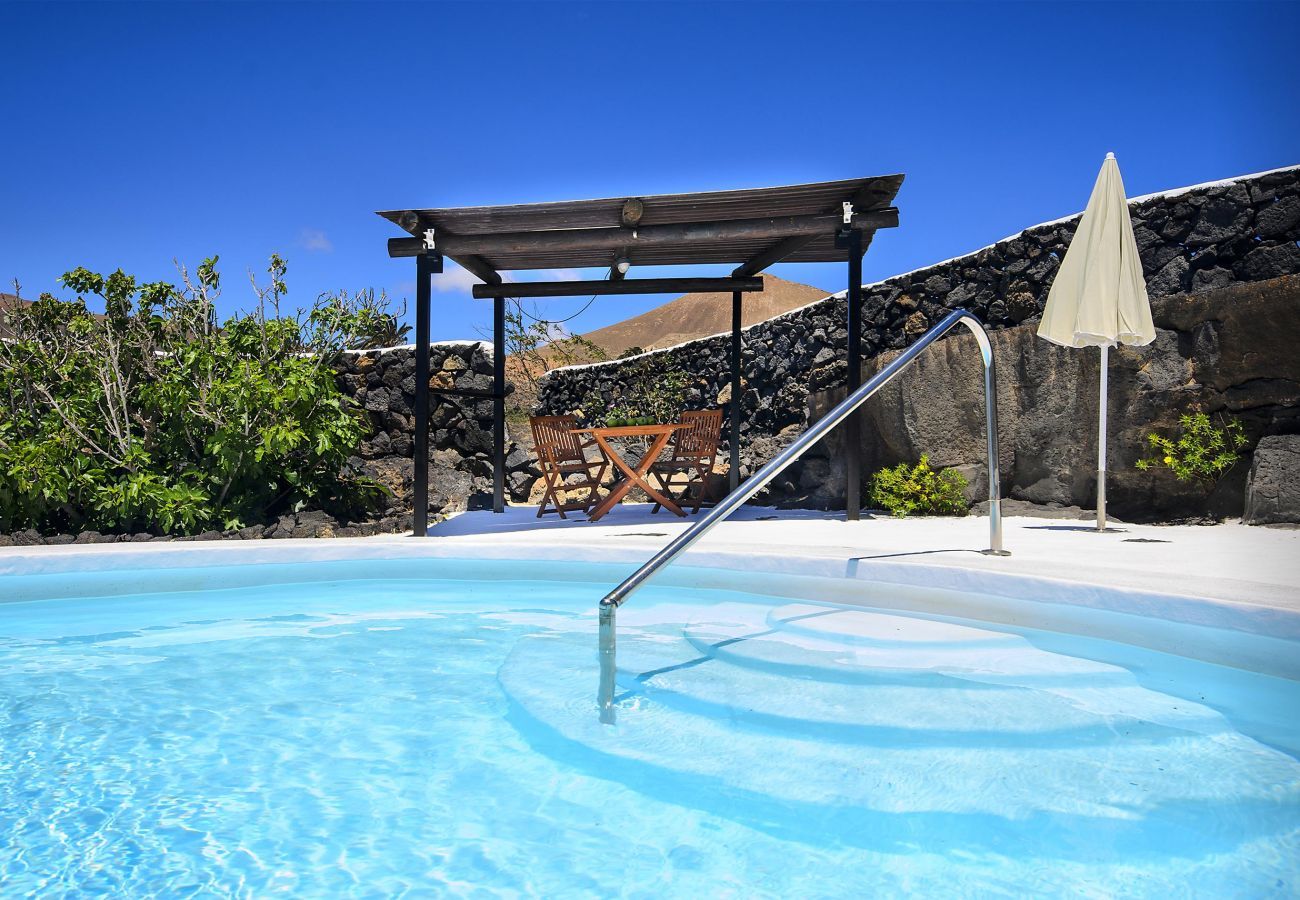 Villa Lanzarote Pequeña is een vakantievilla voor twee met privé zwembad en veel privacy in Masdache, Lanzarote