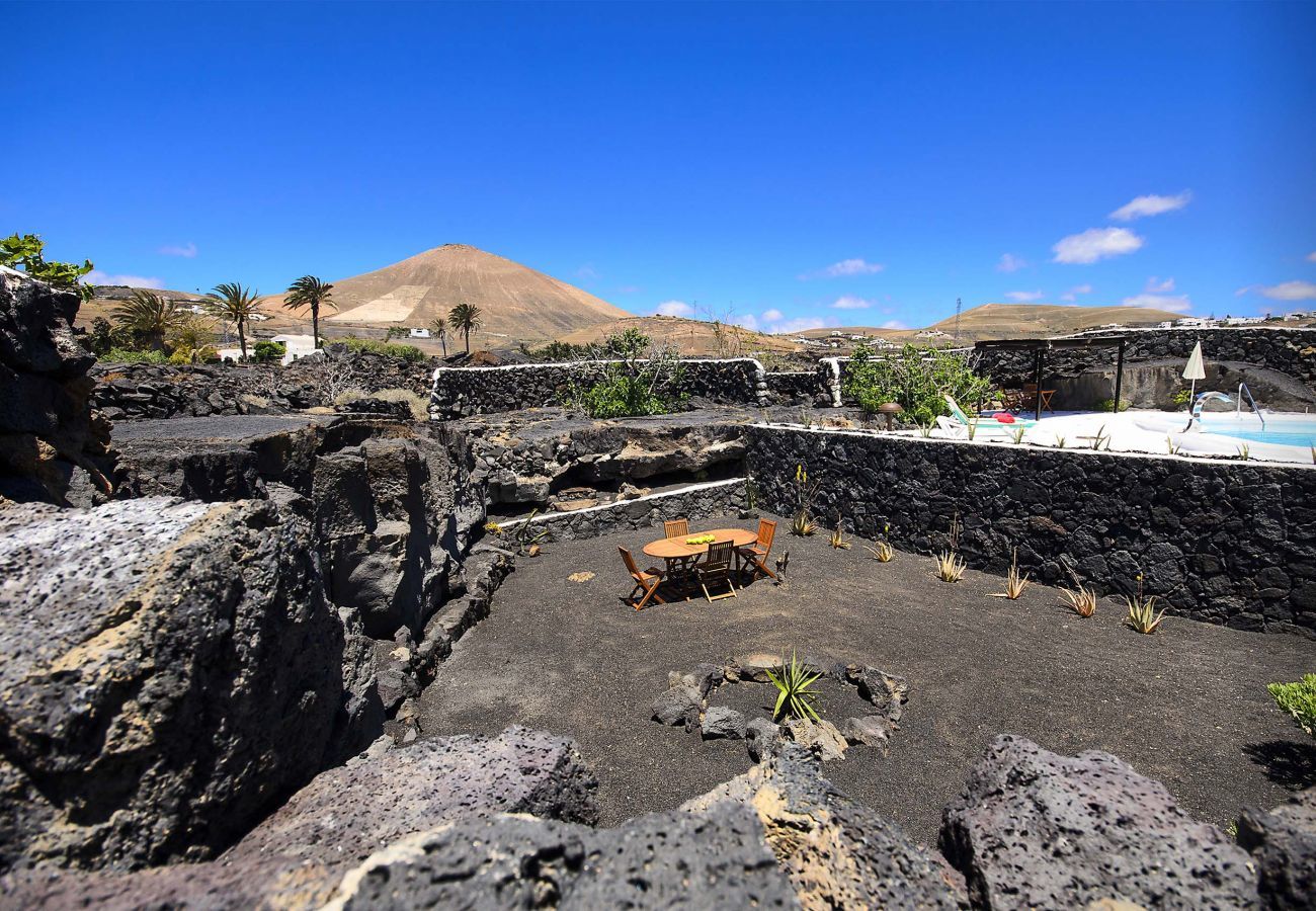 Villa Lanzarote Pequeña is een vakantievilla voor twee met privé zwembad en veel privacy in Masdache, Lanzarote