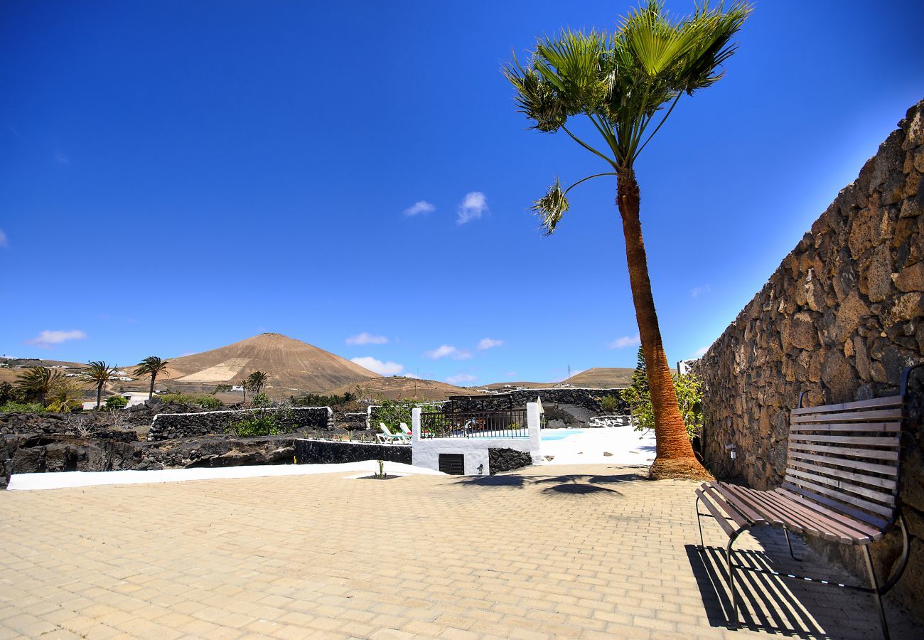 Villa Lanzarote Pequeña is een vakantievilla voor twee met privé zwembad en veel privacy in Masdache, Lanzarote