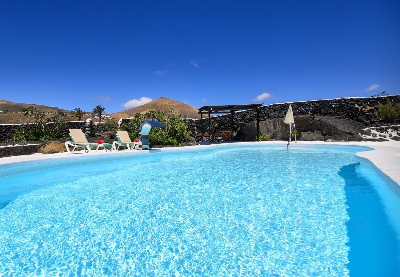 Villa Lanzarote Pequeña is een vakantievilla voor twee met privé zwembad en veel privacy in Masdache, Lanzarote