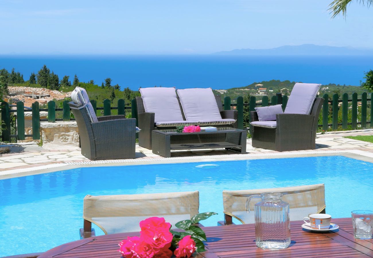 Villa in Tsoukalades - Villa Evy