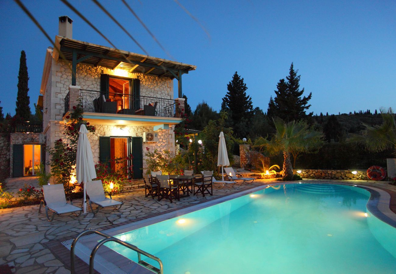 Villa in Tsoukalades - Villa Evy