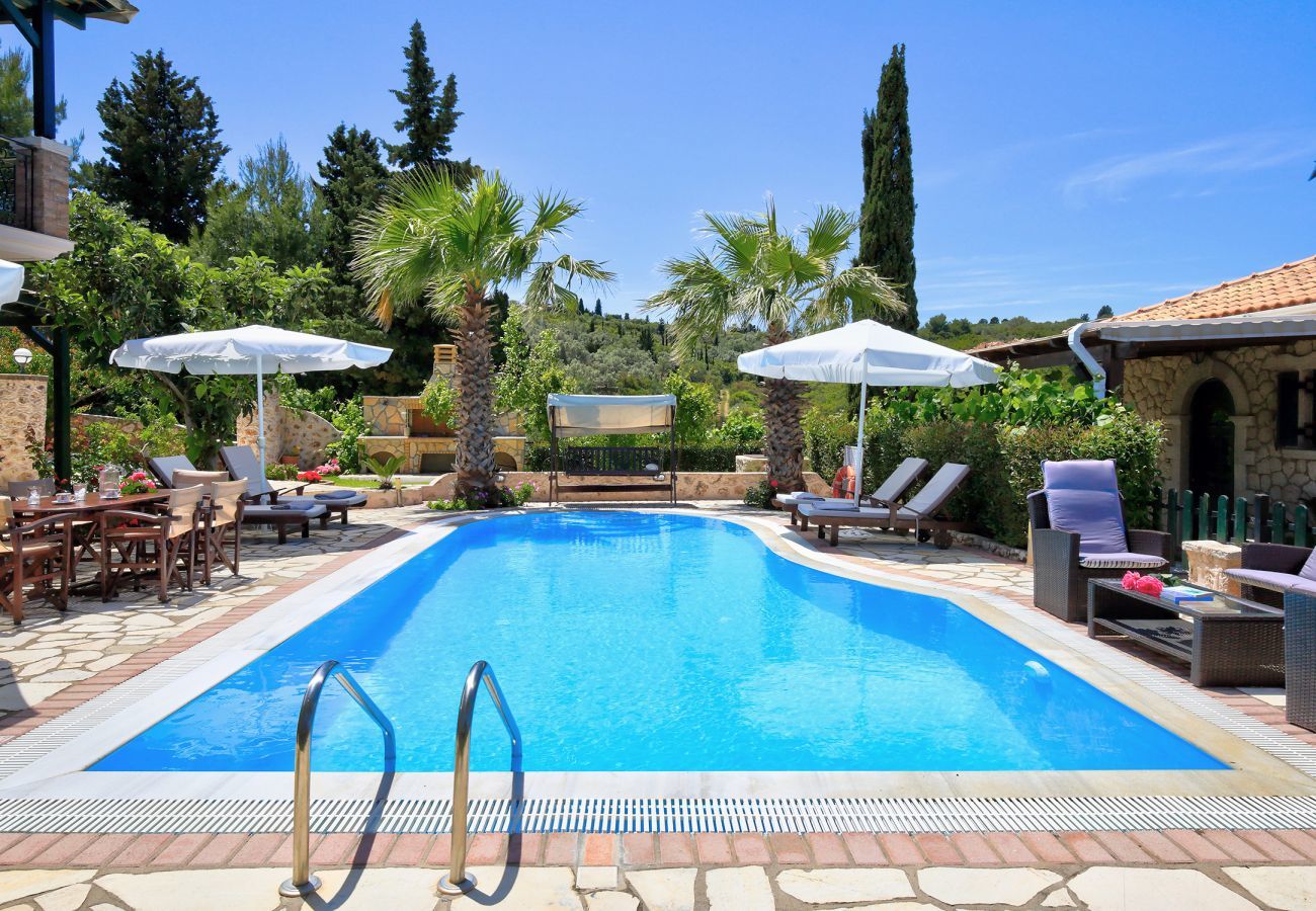 Villa in Tsoukalades - Villa Evy