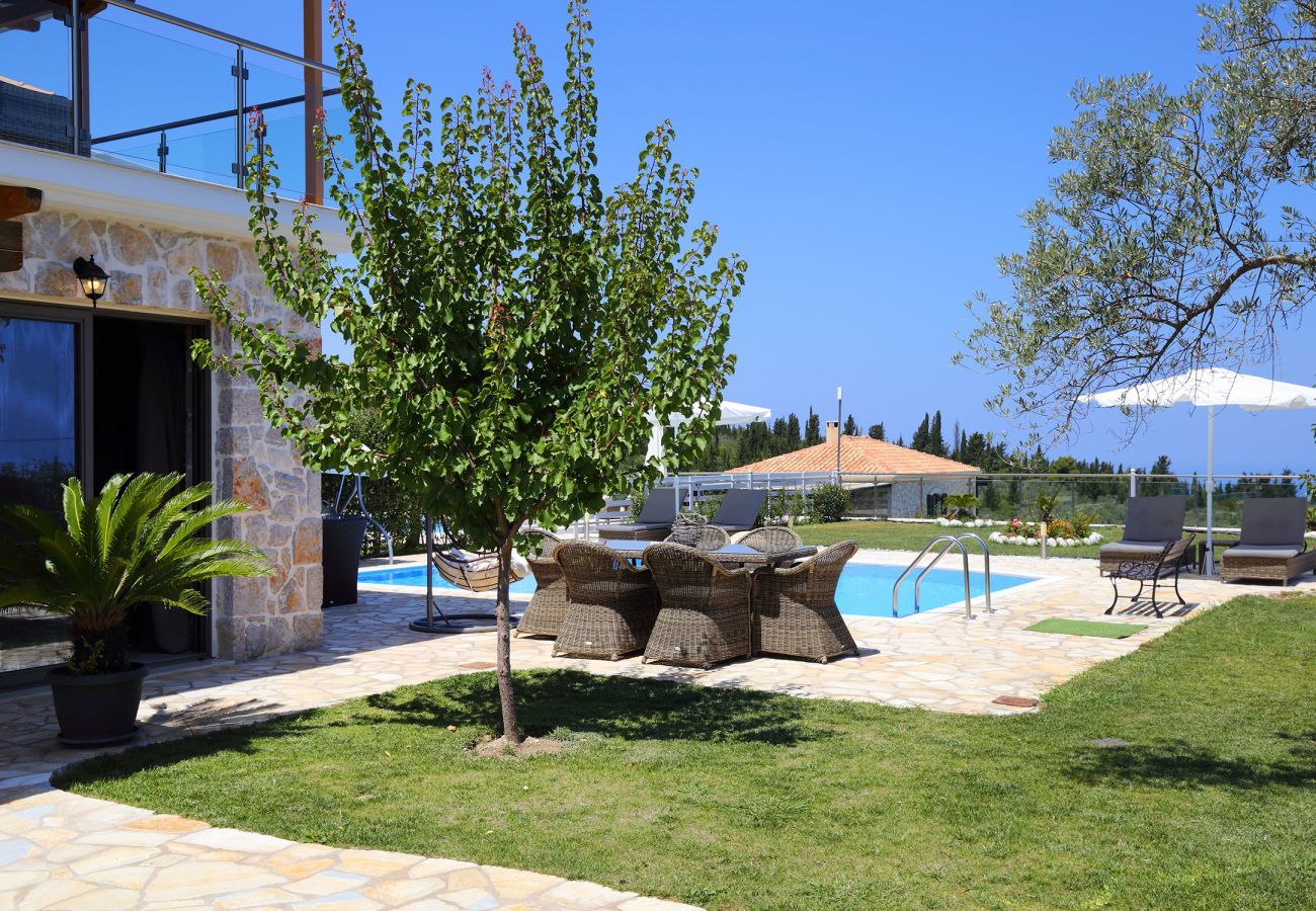 Villa in Tsoukalades - Villa Illios