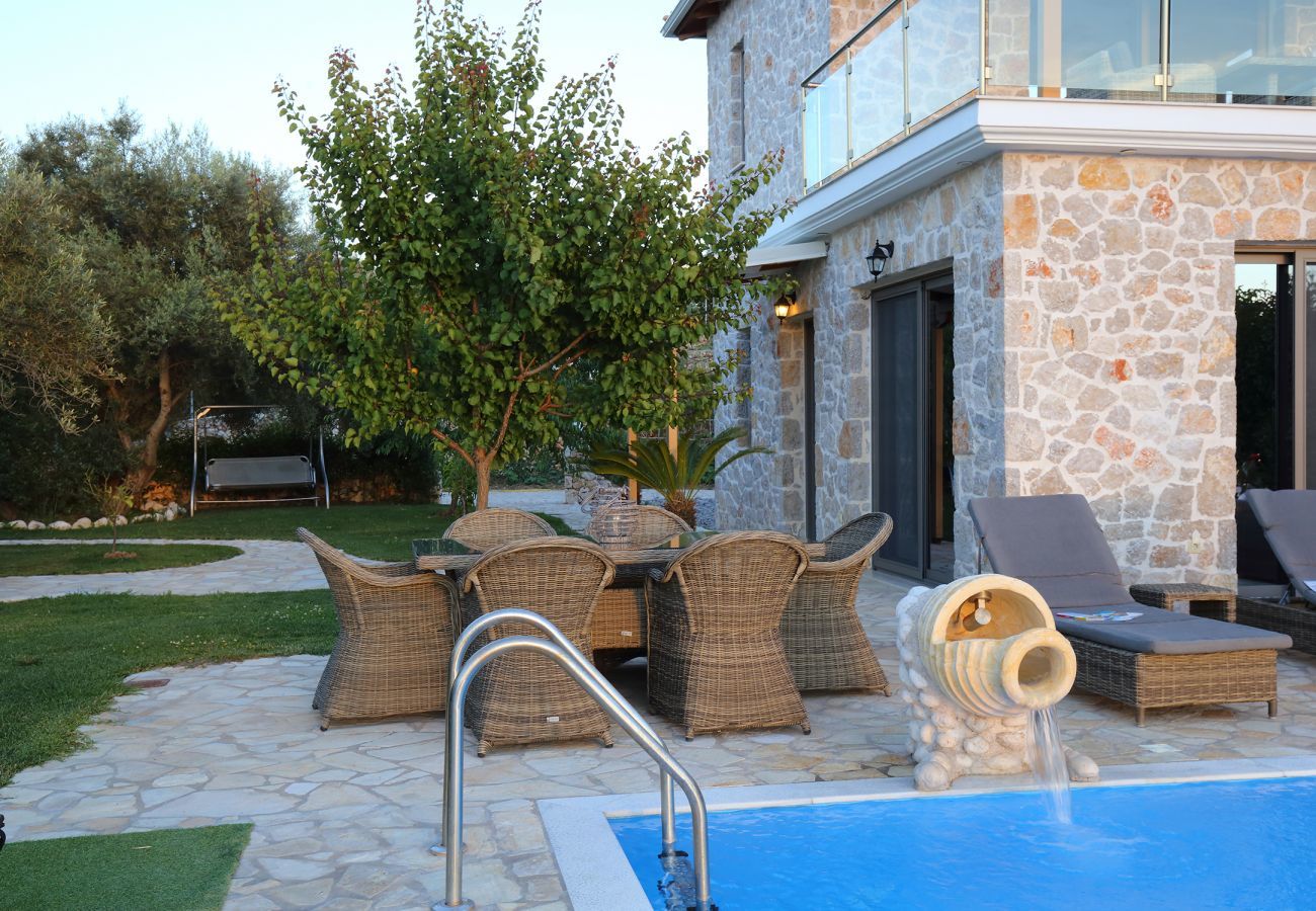 Villa in Tsoukalades - Villa Illios