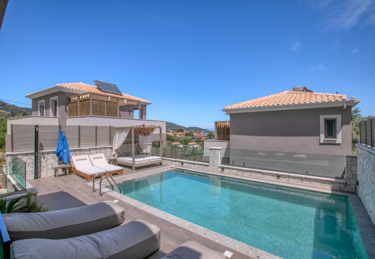 Villa in Nikiana - Villa White Elegance