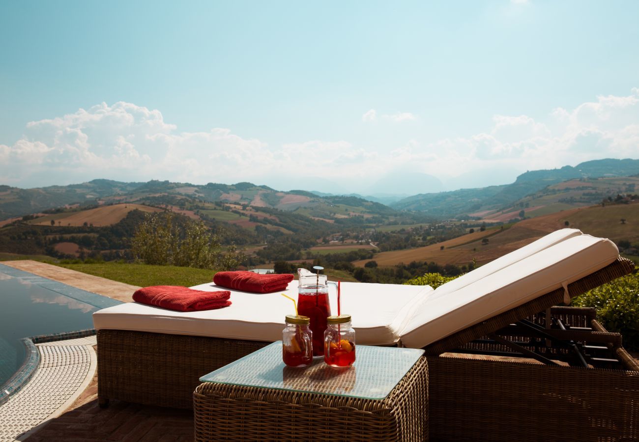 Villa in Montelparo - La Casa in Collina