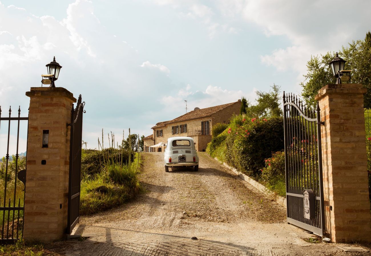 Villa in Montelparo - La Casa in Collina