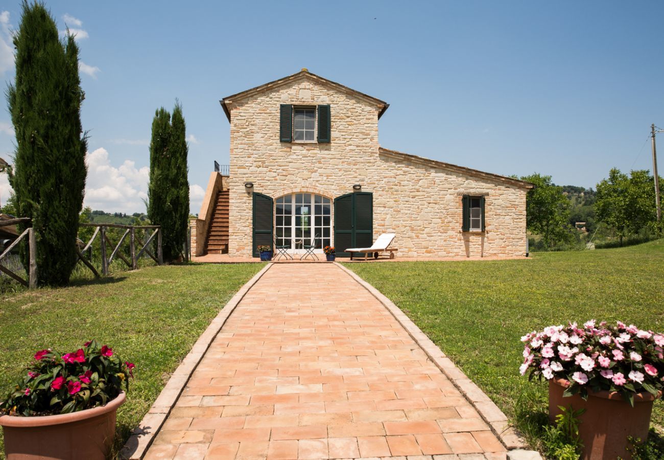 Villa in Montelparo - La Casa in Collina