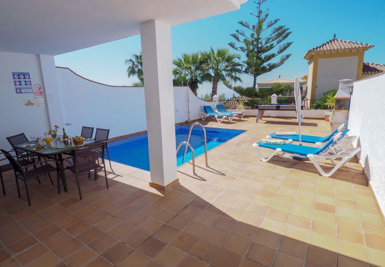 Villa in Nerja - Villa Burriana Dorada