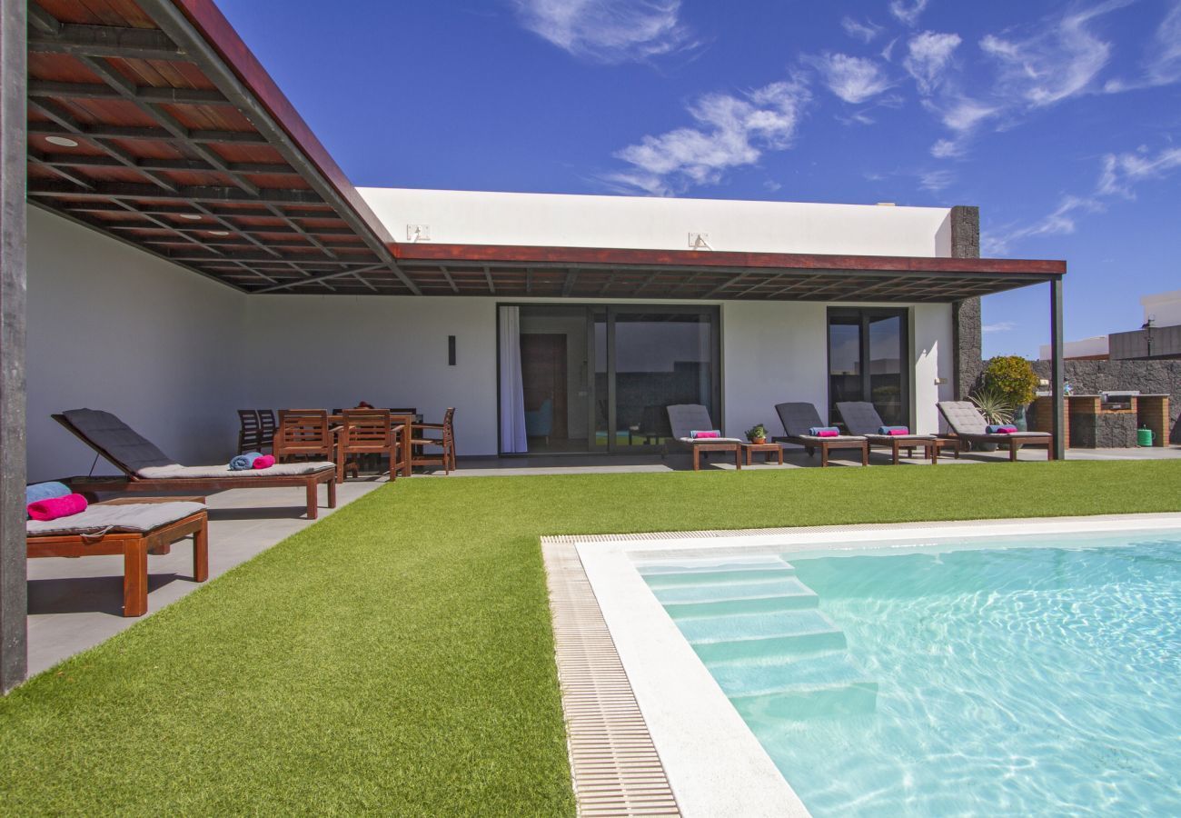 Villa in Puerto del Carmen - Villa Estrellita