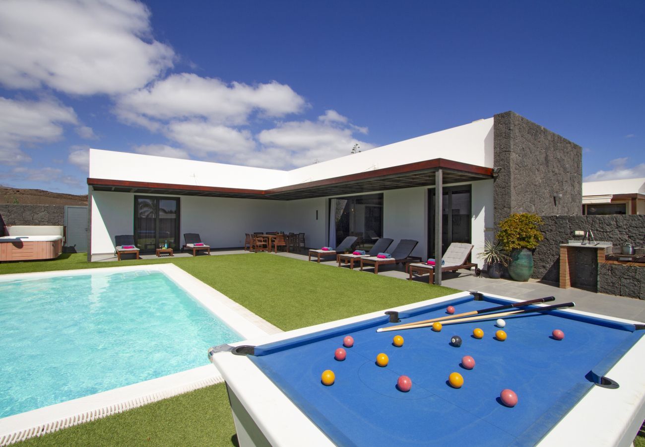 Villa in Puerto del Carmen - Villa Estrellita