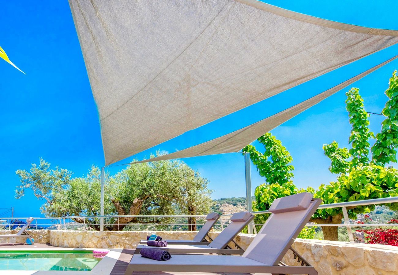 Villa Maia is een vrijstaande villa met privézwembad en op loopafstand van het strand in Gerani, Kreta