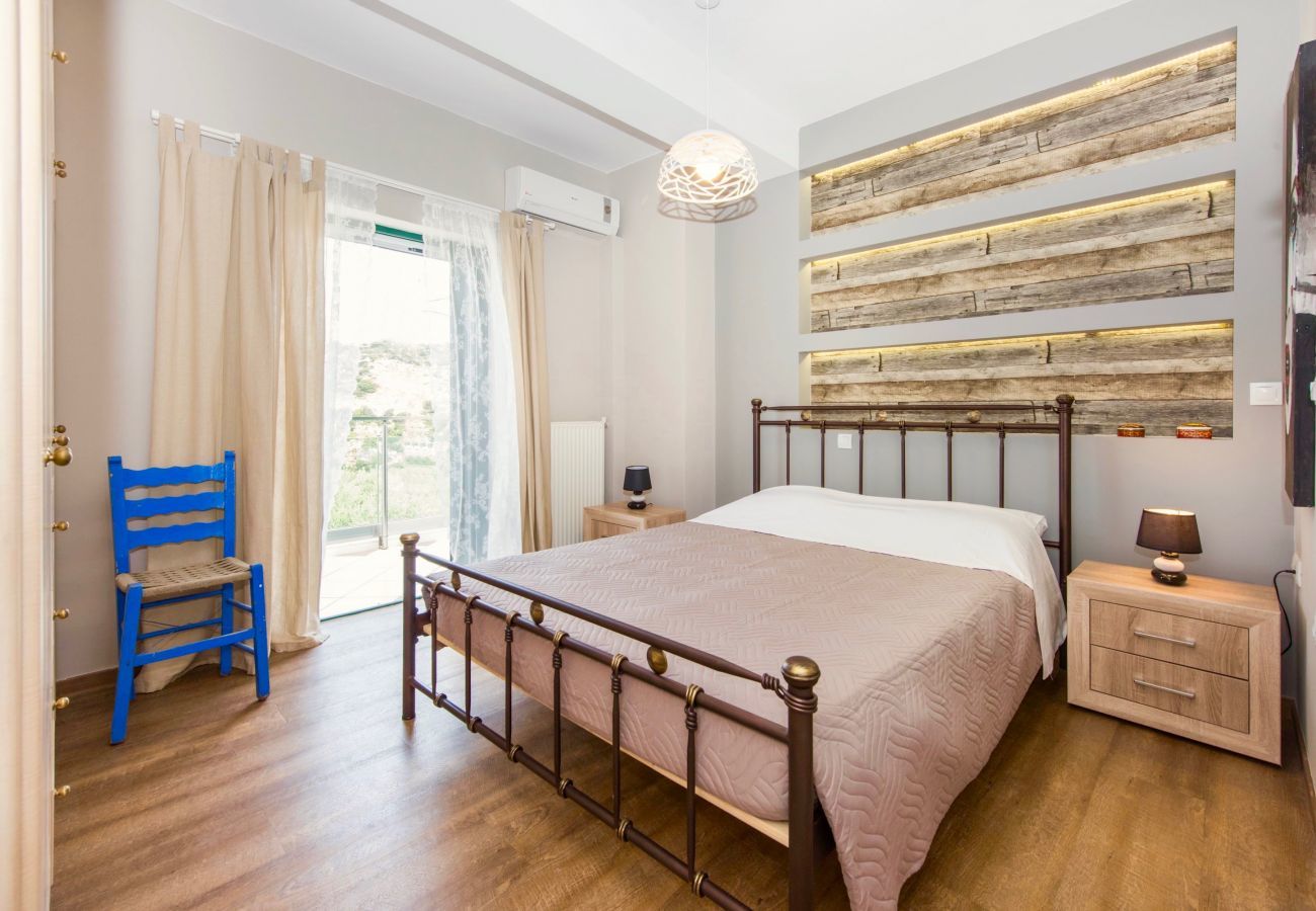 Villa Maia is een vrijstaande villa met privézwembad en op loopafstand van het strand in Gerani, Kreta
