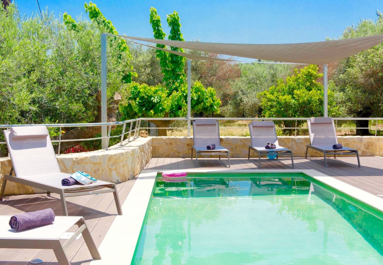Villa Maia is een vrijstaande villa met privézwembad en op loopafstand van het strand in Gerani, Kreta