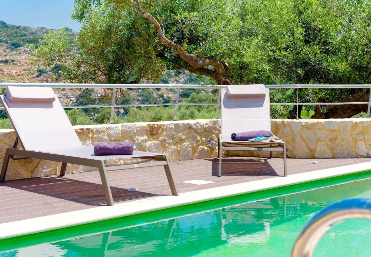 Villa Maia is een vrijstaande villa met privézwembad en op loopafstand van het strand in Gerani, Kreta