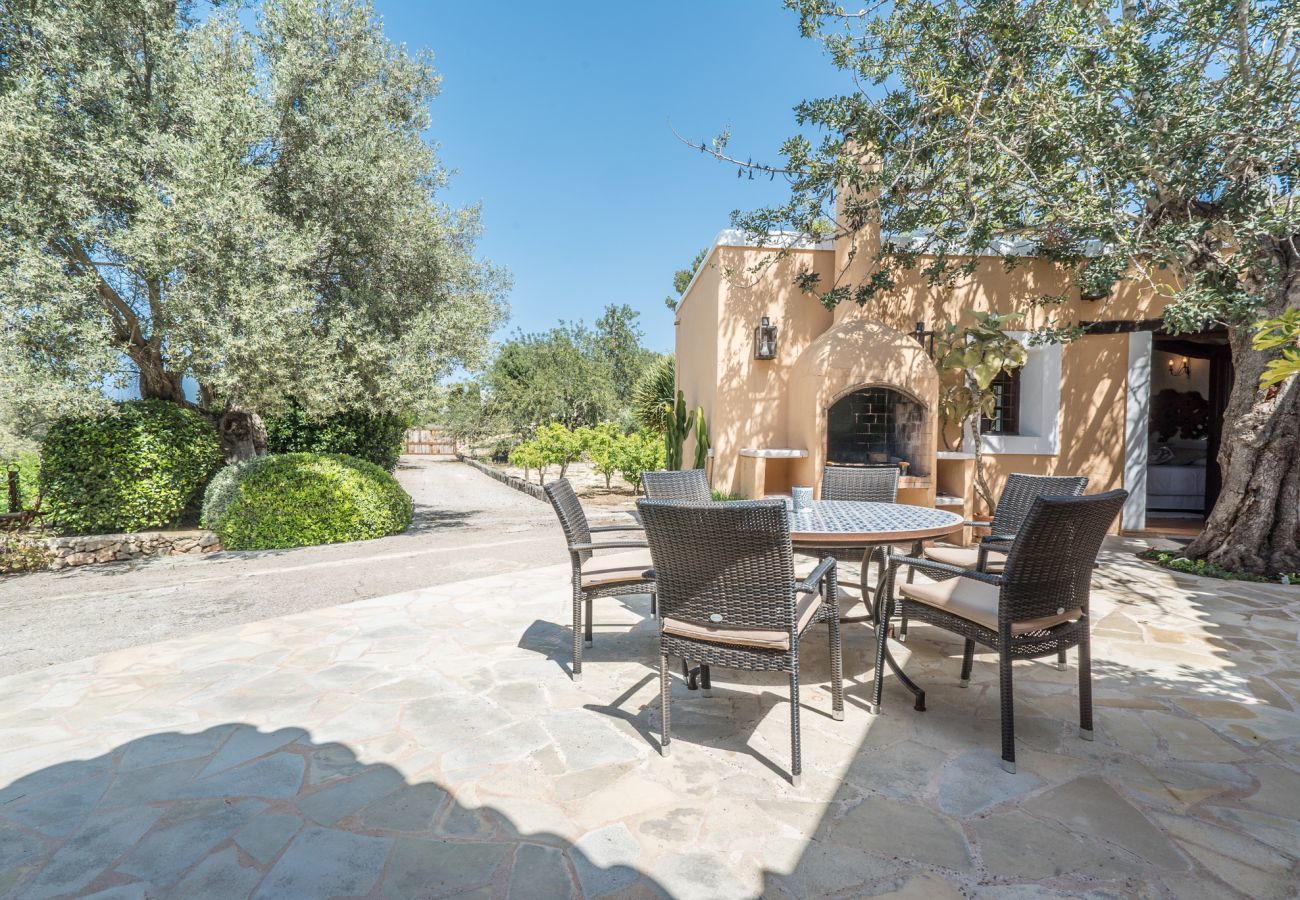 Stijlvolle villa San Agustin met landelijke ligging, privacy and privé zwembad. Loopafstand van het dorp San Agustin
