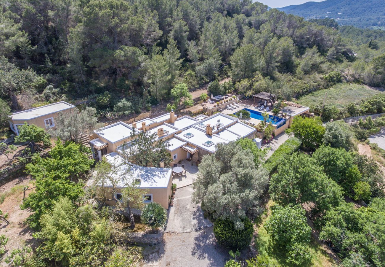 Stijlvolle villa San Agustin met landelijke ligging, privacy and privé zwembad. Loopafstand van het dorp San Agustin