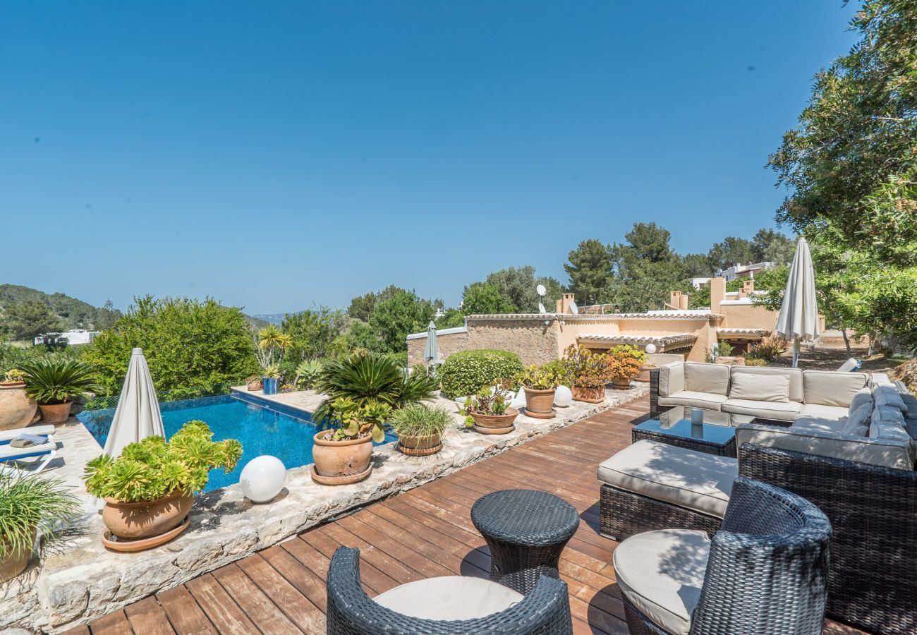 Stijlvolle villa San Agustin met landelijke ligging, privacy and privé zwembad. Loopafstand van het dorp San Agustin