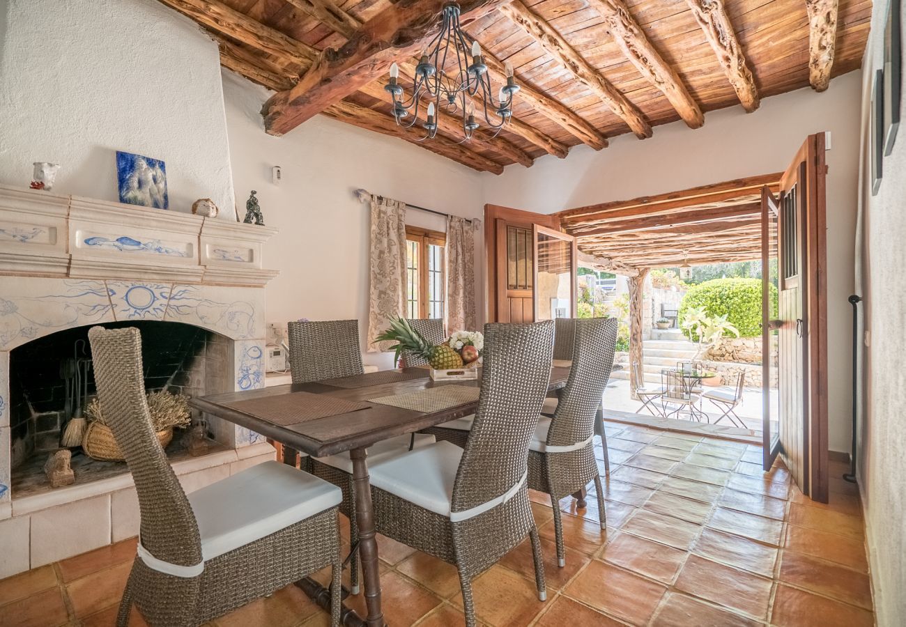 Stijlvolle villa San Agustin met landelijke ligging, privacy and privé zwembad. Loopafstand van het dorp San Agustin