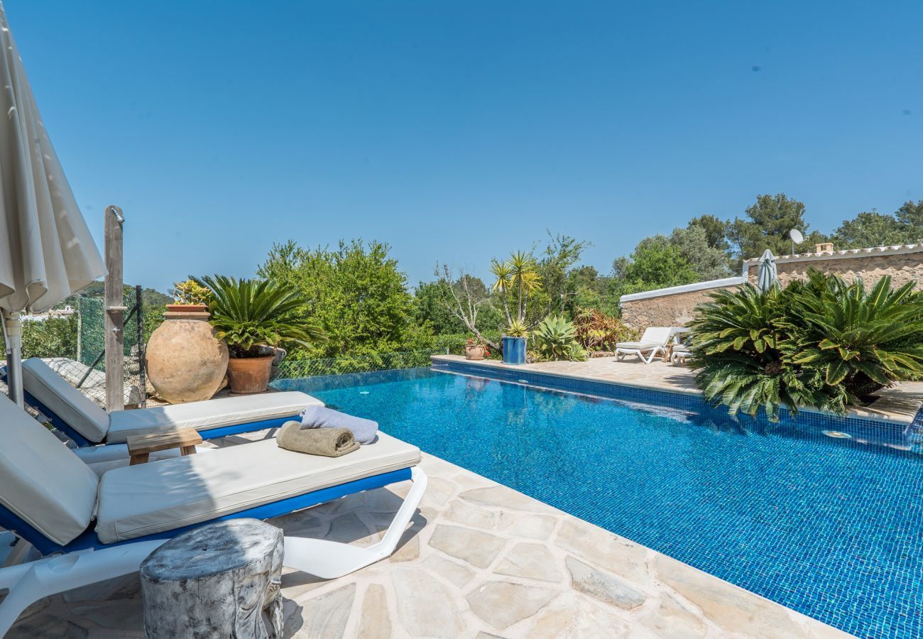 Stijlvolle villa San Agustin met landelijke ligging, privacy and privé zwembad. Loopafstand van het dorp San Agustin
