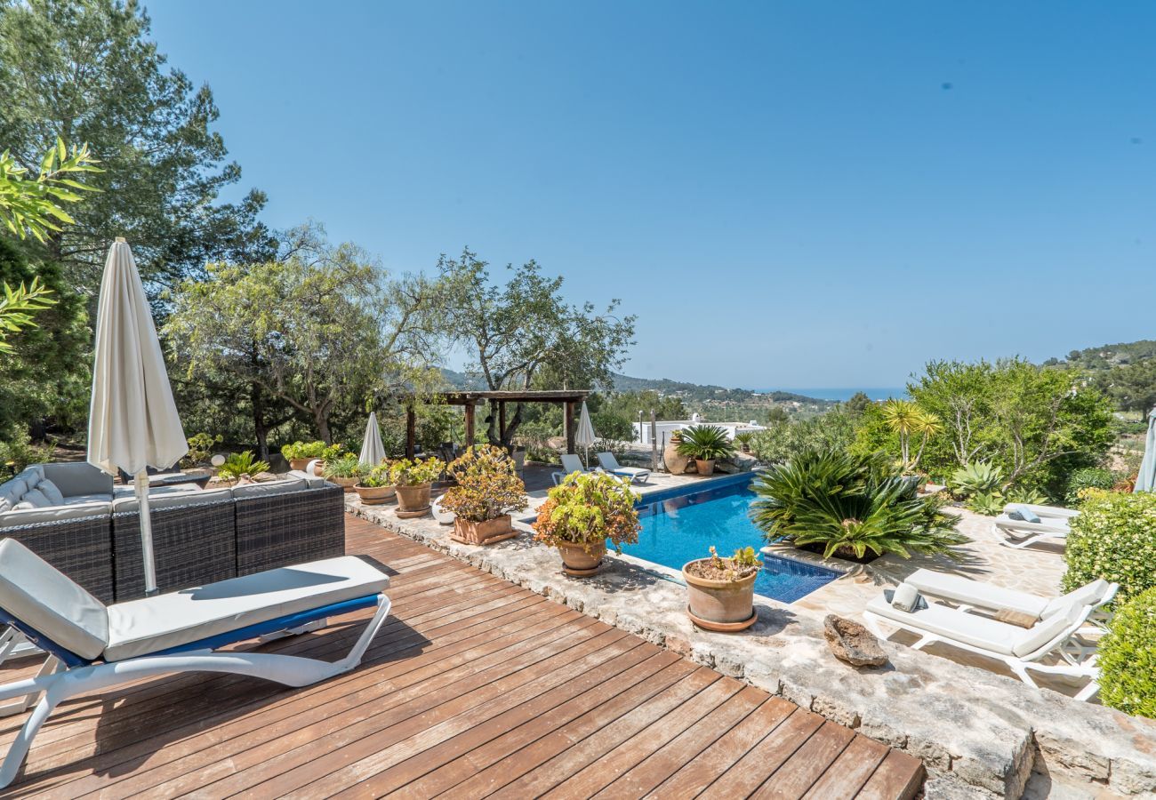 Stijlvolle villa San Agustin met landelijke ligging, privacy and privé zwembad. Loopafstand van het dorp San Agustin