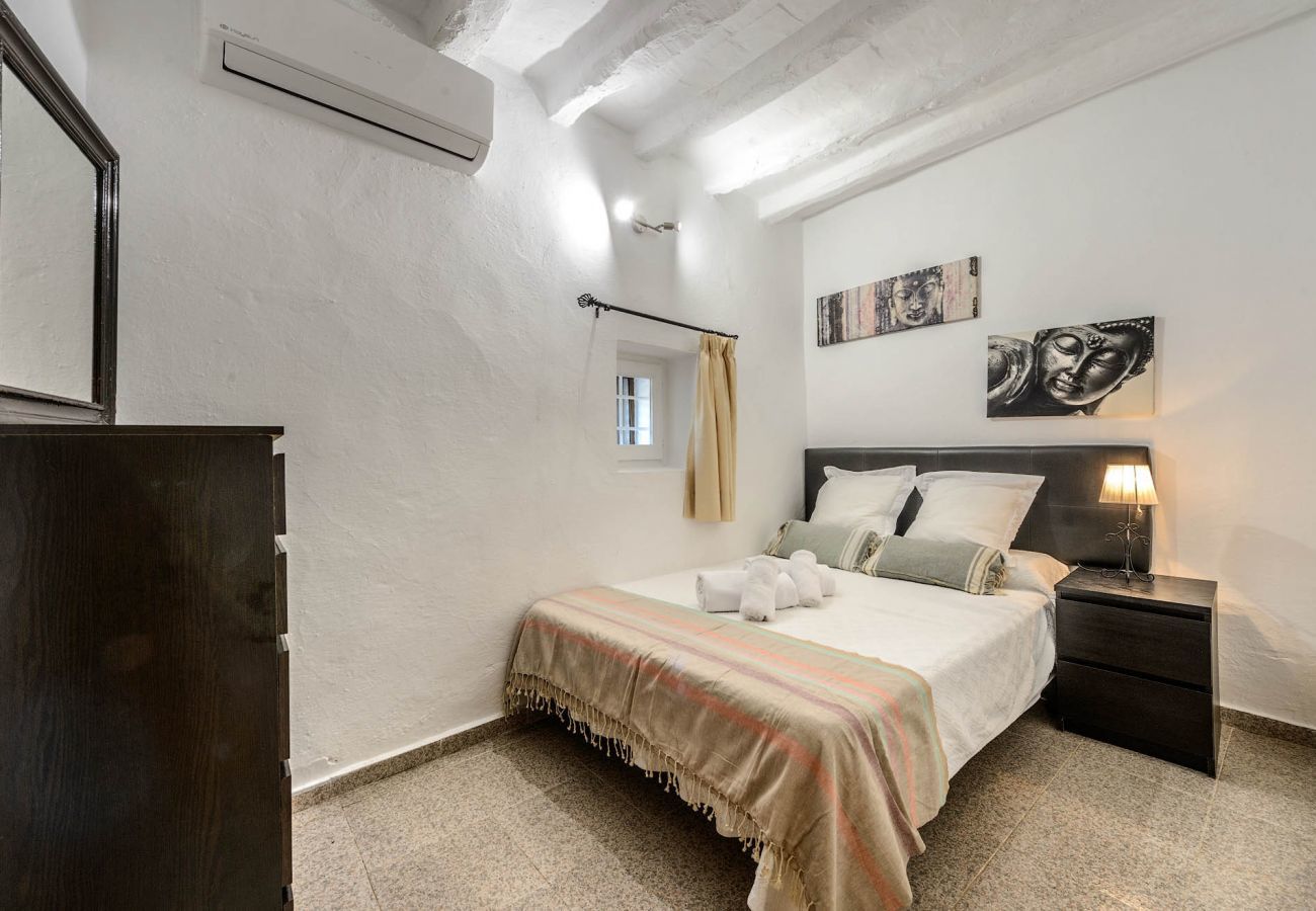 Luxe Ibiza Villa Mariposa met privé zwembad en mooie tuin. Vlakbij Benirras strand in San Miguel