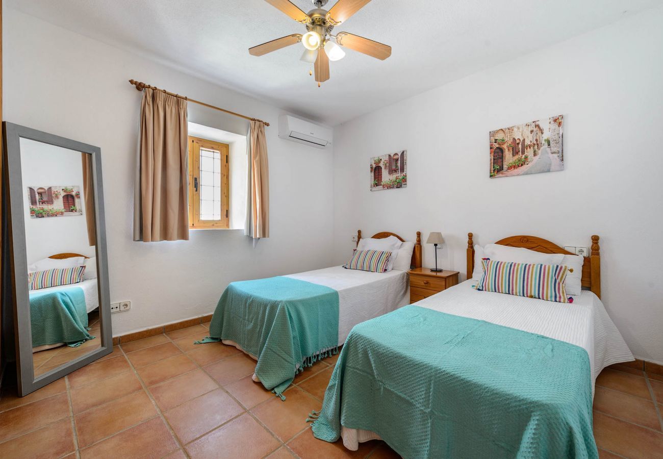 Villa in Santa Eulalia des Riu - Casa Zelia