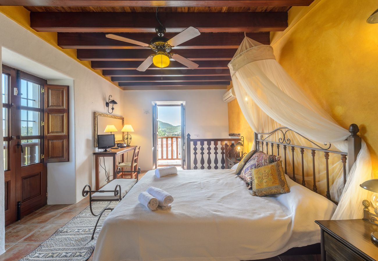 Villa in San Carlos/ Sant Carles de Peralta - Villa Indy