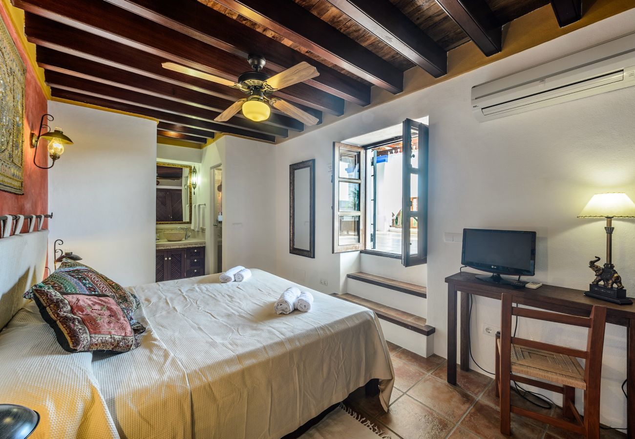 Villa in San Carlos/ Sant Carles de Peralta - Villa Indy