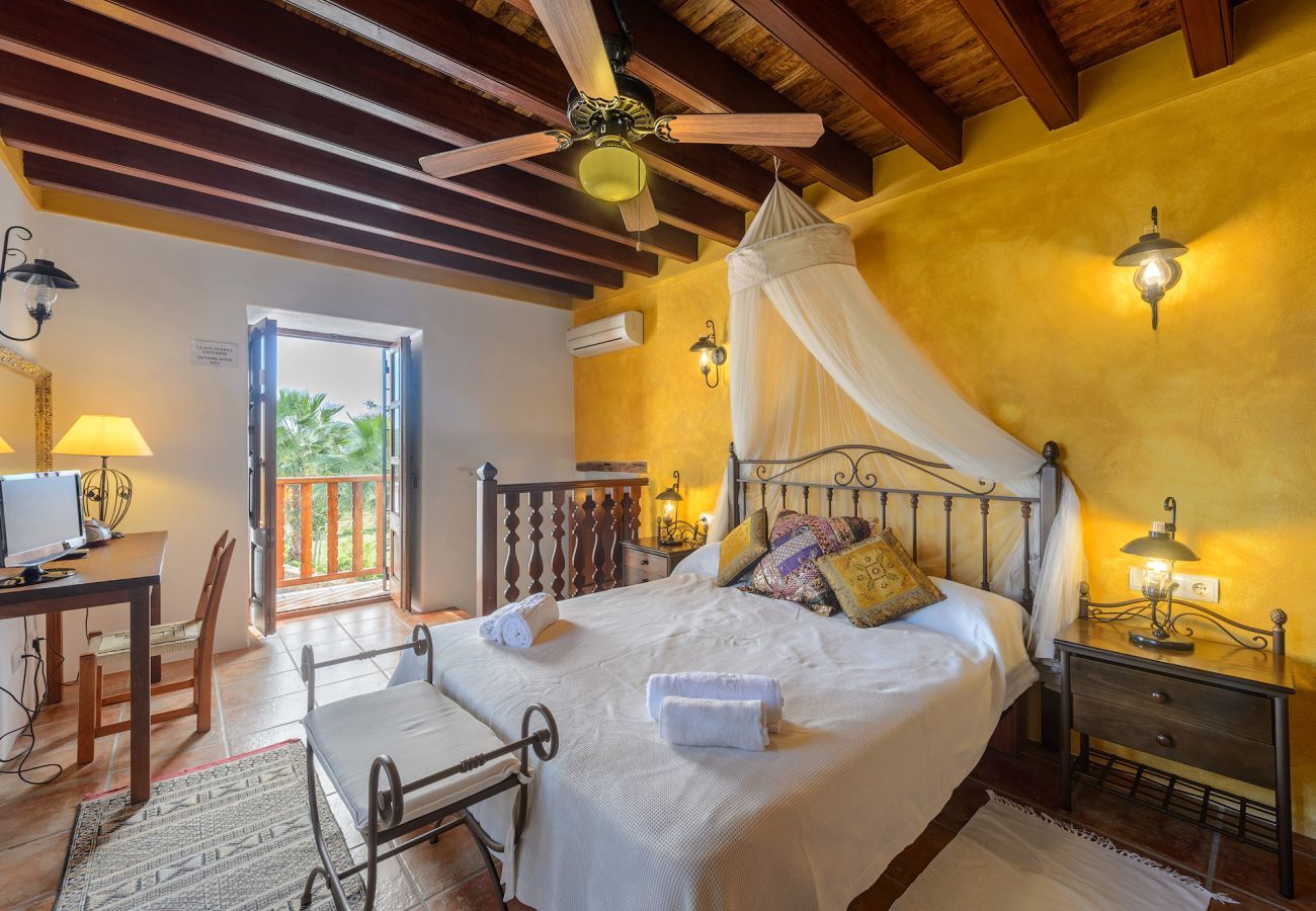 Villa in San Carlos/ Sant Carles de Peralta - Villa Indy