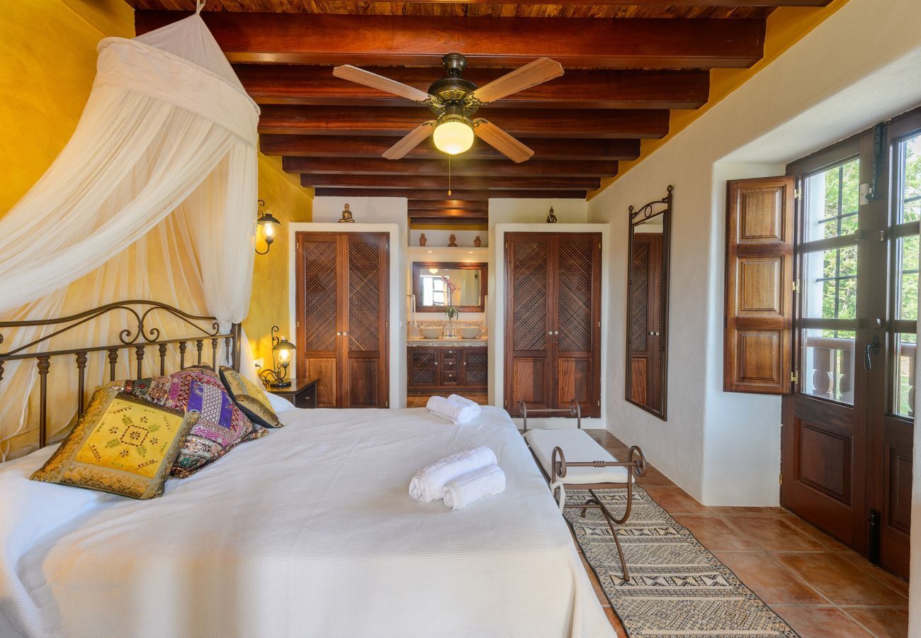 Villa in San Carlos/ Sant Carles de Peralta - Villa Indy