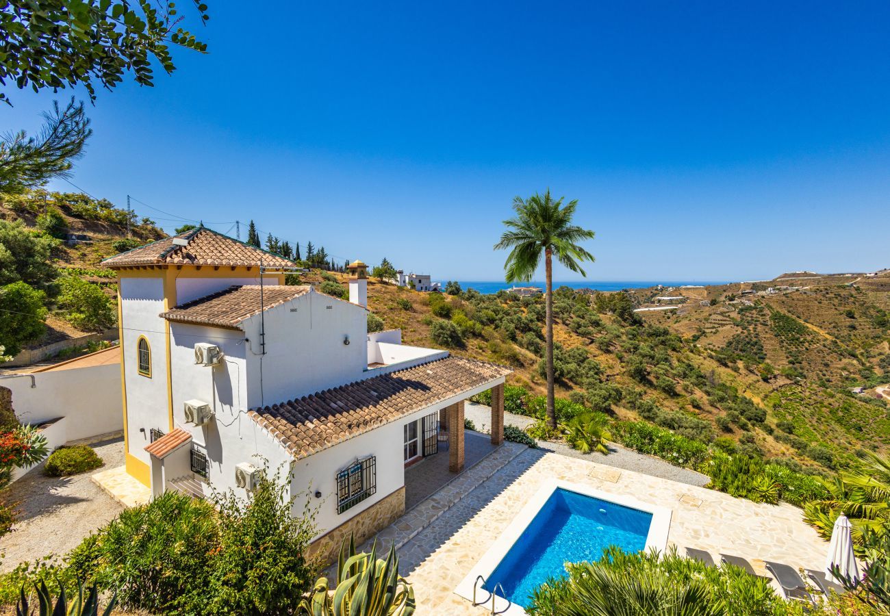 Villa in Torrox - Casita Travel | Villa Regazo Andaluz | Villa met privé zwembad op 12 min van zee in Andalusië